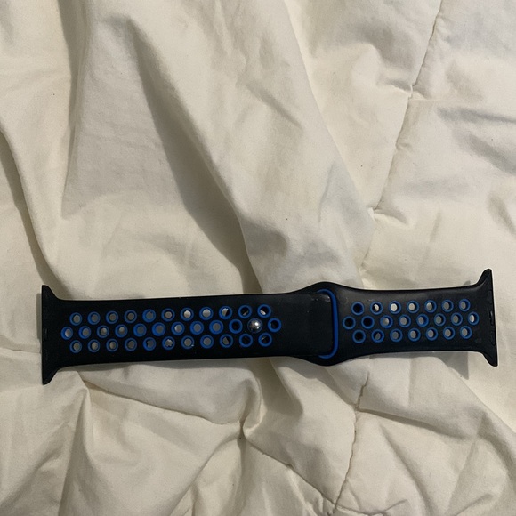 2 Apple Watch bands - Picture 6 of 6